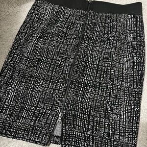 Ellen Tracy Black and White Textured Pencil Skirt